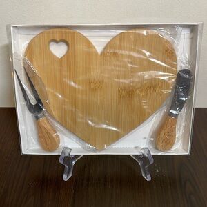 Heart Shaped Charcuterie Board Set NWT